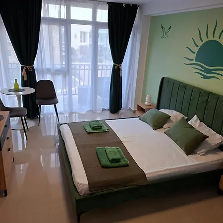 LA PLAYA - Studiouri pe plaja cu sezlong inclus *